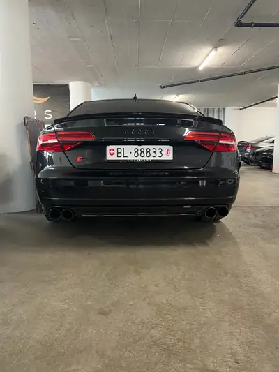 Audi S8 4.0 V8 TFSI quattro — Berline sportive 520 ch, équipement premium — intérieur