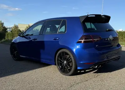 VW Golf 2.0 TSI R 4Motion — Sportive intégrale 301 ch, contrôle total — vista esterna