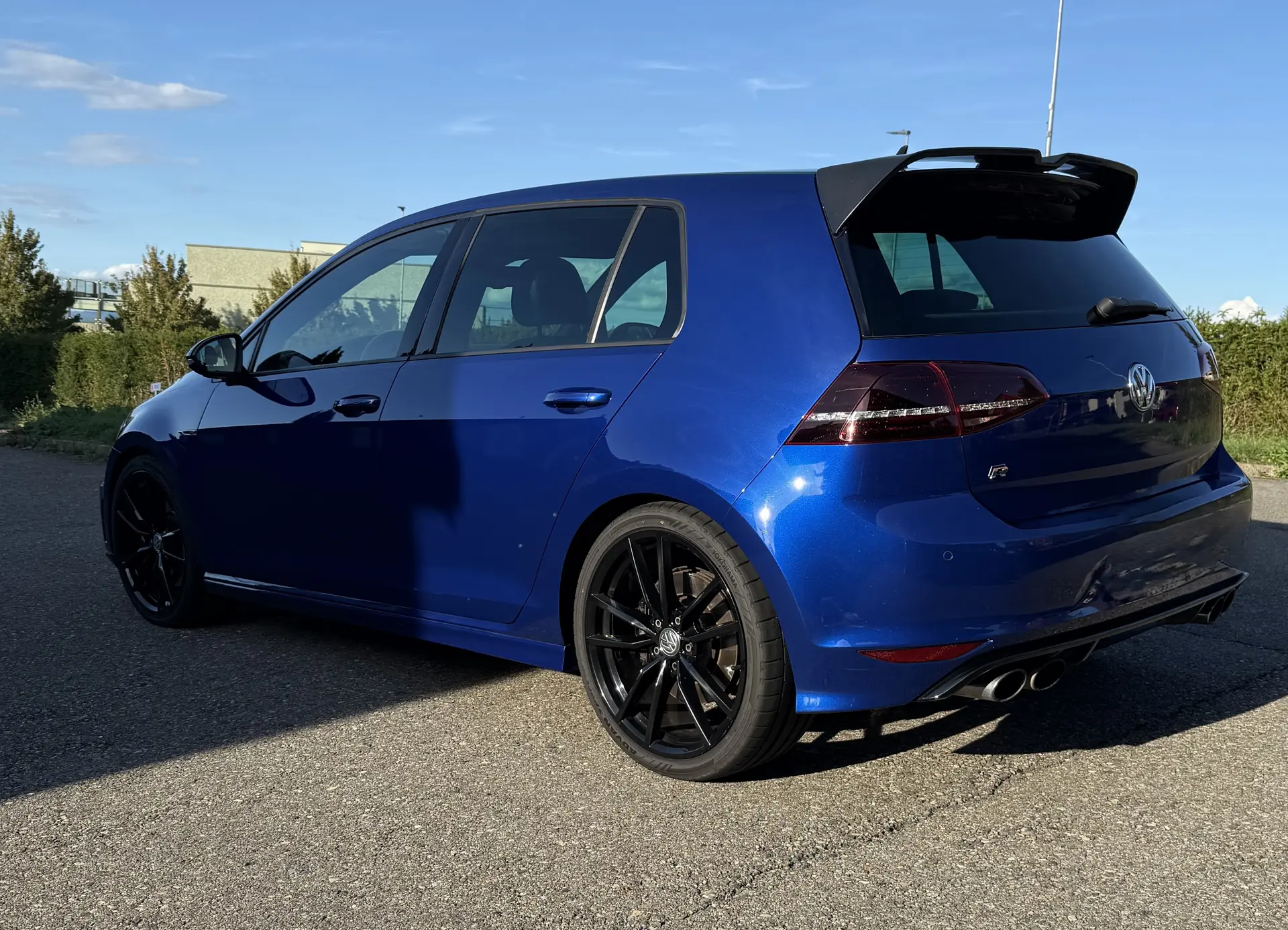 VW Golf 2.0 TSI R 4Motion — Sportive intégrale 301 ch, contrôle total — vista esterna