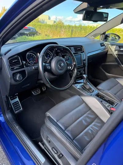 VW Golf 2.0 TSI R 4Motion — Sportive intégrale 301 ch, contrôle total — fianco