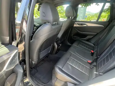 BMW X3 30i xDrive M-Sport — SUV premium avec traction intégrale et équipements haut de gamme — Thumbnail 12