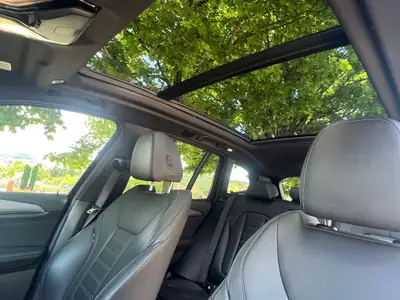 BMW X3 30i xDrive M-Sport — SUV premium avec traction intégrale et équipements haut de gamme — Thumbnail 14