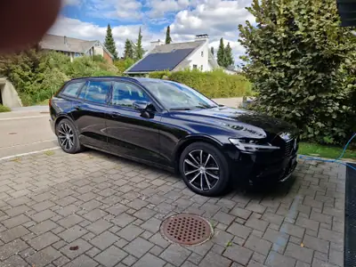 Volvo V60 2.0 T6 TE Ultimate Dark eAWD — Break hybride rechargeable, 59'000 km seulement — vue extérieure