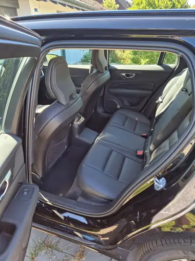 Volvo V60 2.0 T6 TE Ultimate Dark eAWD — Break hybride rechargeable, 59'000 km seulement — tableau de bord
