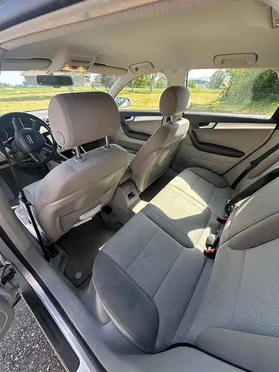 Audi A3 2.0 FSI Attraction — Berline compacte fiable, 296 000 km, transmission automatique — Armaturenbrett