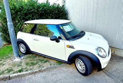 MINI One 1.4i — Citadine urbaine compacte, sans accident, 189 000 km — côté