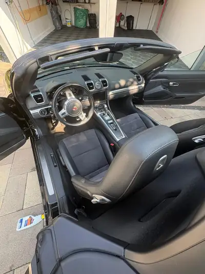 Porsche 718 Boxster 2.7 PDK — Cabriolet sportif, 97'400 km, sans sinistre — Innenraum