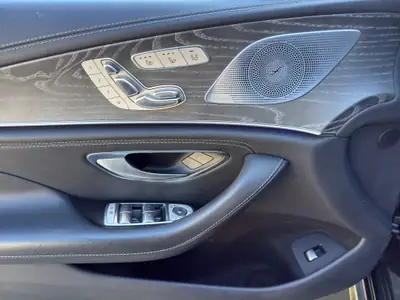Mercedes-Benz CLS 450 4Matic AMG Line — Coupé élégant, hybride mild, tout-terrain — Miniatura 7