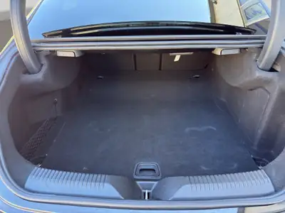 Mercedes-Benz CLS 450 4Matic AMG Line — Coupé élégant, hybride mild, tout-terrain — Miniatura 14