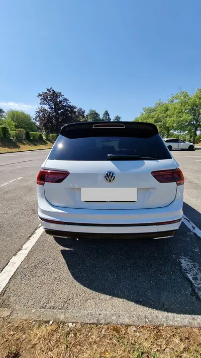 Volkswagen Tiguan 2.0 TSI Highline 4MOTION — 230 ch, très bien équipé, kilométrage réduit — Heckansicht