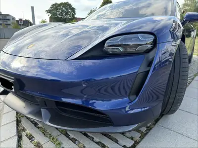 Porsche Taycan Turbo S — Berline électrique haute performance, 32'000 km seulement — détail