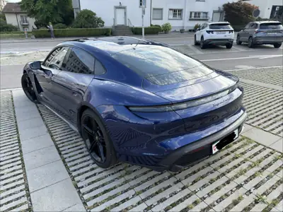 Porsche Taycan Turbo S — Berline électrique haute performance, 32'000 km seulement — tableau de bord