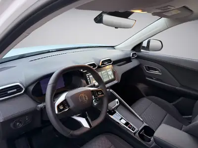 MG ZS 1.5 HEV Comfort 2025 — SUV hybride économique, seulement 3300 km — Miniatura 9