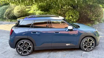 MINI Aceman SE 2025 — Électrique compact, 3500 km seulement — vista esterna