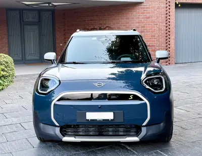 MINI Aceman SE 2025 — Électrique compact, 3500 km seulement — cruscotto
