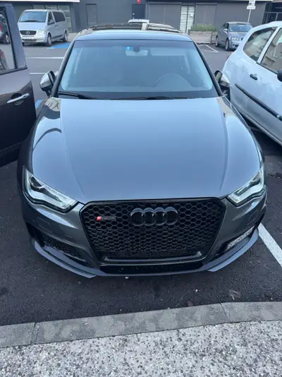 Audi RS3 2.5 T FSI Quattro — Berline haute performance, 155'000 km — fianco