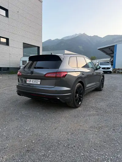 VW Touareg 3.0 V6 TDI 286 R-Line — SUV premium diesel, sans sinistre — rear view