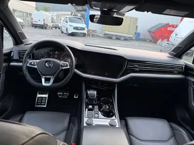 VW Touareg 3.0 V6 TDI 286 R-Line — SUV premium diesel, sans sinistre — interior
