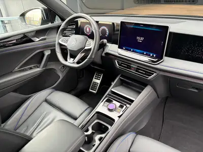 VW Tiguan 2.0 TSI R-Line 4Motion — SUV Allemand Premium, Cuir Intégral & Toit Panoramique — Thumbnail 14