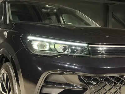 VW Tiguan 2.0 TSI R-Line 4Motion — SUV Allemand Premium, Cuir Intégral & Toit Panoramique — Thumbnail 26