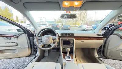 Audi A4 Limousine 2.0 Turbo FSI — Berline élégante, boîte automatique, 200 ch — Miniatura 11