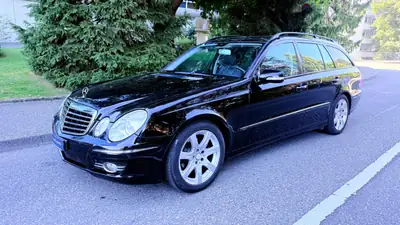 Mercedes-Benz E 220 CDI Élégance — Break diesel automatique, 229'000 km, sans sinistre — vista posteriore