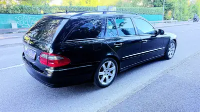 Mercedes-Benz E 220 CDI Élégance — Break diesel automatique, 229'000 km, sans sinistre — cruscotto
