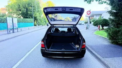 Mercedes-Benz E 220 CDI Élégance — Break diesel automatique, 229'000 km, sans sinistre — Miniatura 7
