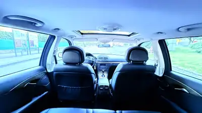 Mercedes-Benz E 220 CDI Élégance — Break diesel automatique, 229'000 km, sans sinistre — Miniatura 8