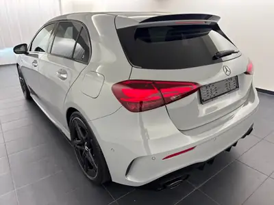 Mercedes-AMG A 35 4Matic — Berline sportive compacte, 306 ch et peu de kilomètres — Seitenansicht