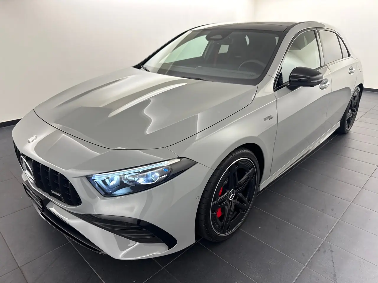 Mercedes-AMG A 35 4Matic — Berline sportive compacte, 306 ch et peu de kilomètres