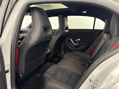 Mercedes-AMG A 35 4Matic — Berline sportive compacte, 306 ch et peu de kilomètres — Detail