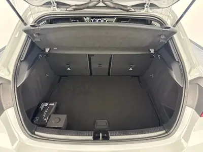 Mercedes-AMG A 35 4Matic — Berline sportive compacte, 306 ch et peu de kilomètres — Miniatur 8