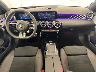 Mercedes-AMG A 35 4Matic — Berline sportive compacte, 306 ch et peu de kilomètres — Miniatur 7