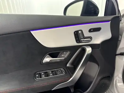 Mercedes-AMG A 35 4Matic — Berline sportive compacte, 306 ch et peu de kilomètres — Miniatur 10
