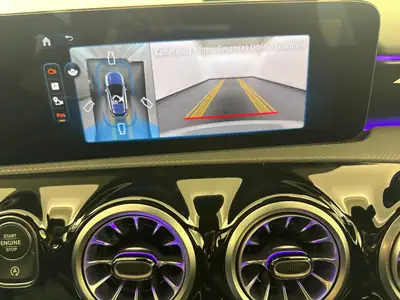 Mercedes-AMG A 35 4Matic — Berline sportive compacte, 306 ch et peu de kilomètres — Miniatur 13