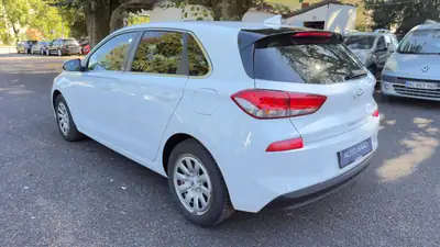 Hyundai i30 Wagon 1.6 CRDi — Diesel économique, sans sinistre, 137 000 km — cruscotto