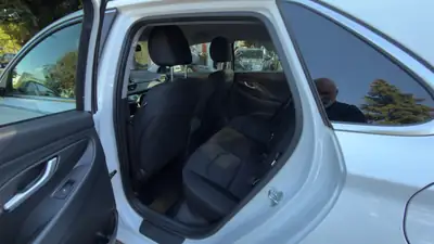 Hyundai i30 Wagon 1.6 CRDi — Diesel économique, sans sinistre, 137 000 km — Miniatura 7