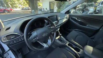 Hyundai i30 Wagon 1.6 CRDi — Diesel économique, sans sinistre, 137 000 km — Miniatura 9
