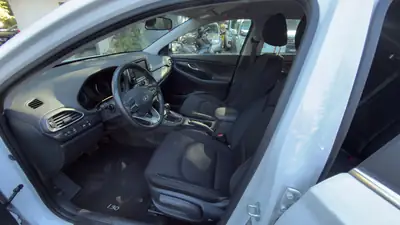 Hyundai i30 Wagon 1.6 CRDi — Diesel économique, sans sinistre, 137 000 km — Miniatura 8