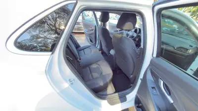 Hyundai i30 Wagon 1.6 CRDi — Diesel économique, sans sinistre, 137 000 km — Miniatura 12