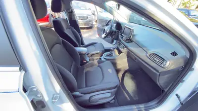 Hyundai i30 Wagon 1.6 CRDi — Diesel économique, sans sinistre, 137 000 km — Miniatura 11