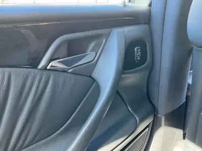 Mercedes-Benz E 320 V6 4Matic — Berline prestige allemande, seulement 91'500 km — Miniature 7
