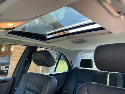 Mercedes-Benz E 320 V6 4Matic — Berline prestige allemande, seulement 91'500 km — Miniature 9