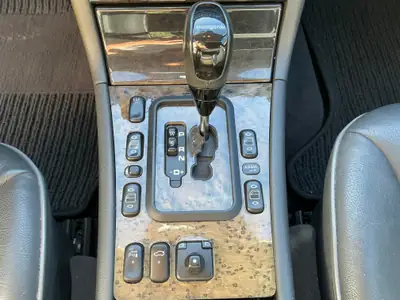 Mercedes-Benz E 320 V6 4Matic — Berline prestige allemande, seulement 91'500 km — Miniature 10