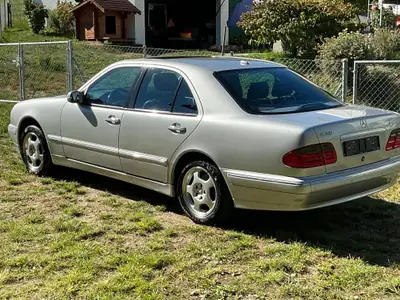 Mercedes-Benz E 320 V6 4Matic — Berline prestige allemande, seulement 91'500 km — Miniature 14