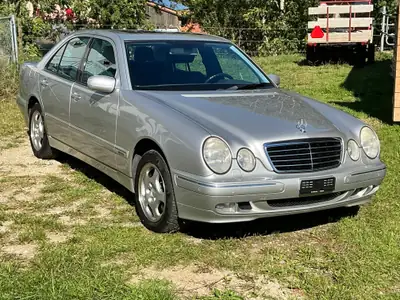 Mercedes-Benz E 320 V6 4Matic — Berline prestige allemande, seulement 91'500 km — Miniature 13