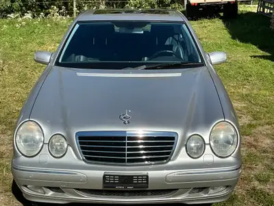 Mercedes-Benz E 320 V6 4Matic — Berline prestige allemande, seulement 91'500 km — Miniature 16