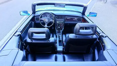 Audi Cabriolet 2.8 E — Roadster élégant des années 90, moteur V6 performant — Miniature 7