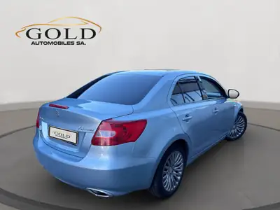 Suzuki Kizashi 2.4 GL Top 4WD — Berline polyvalente, intégrale certifiée, services complets — Seitenansicht